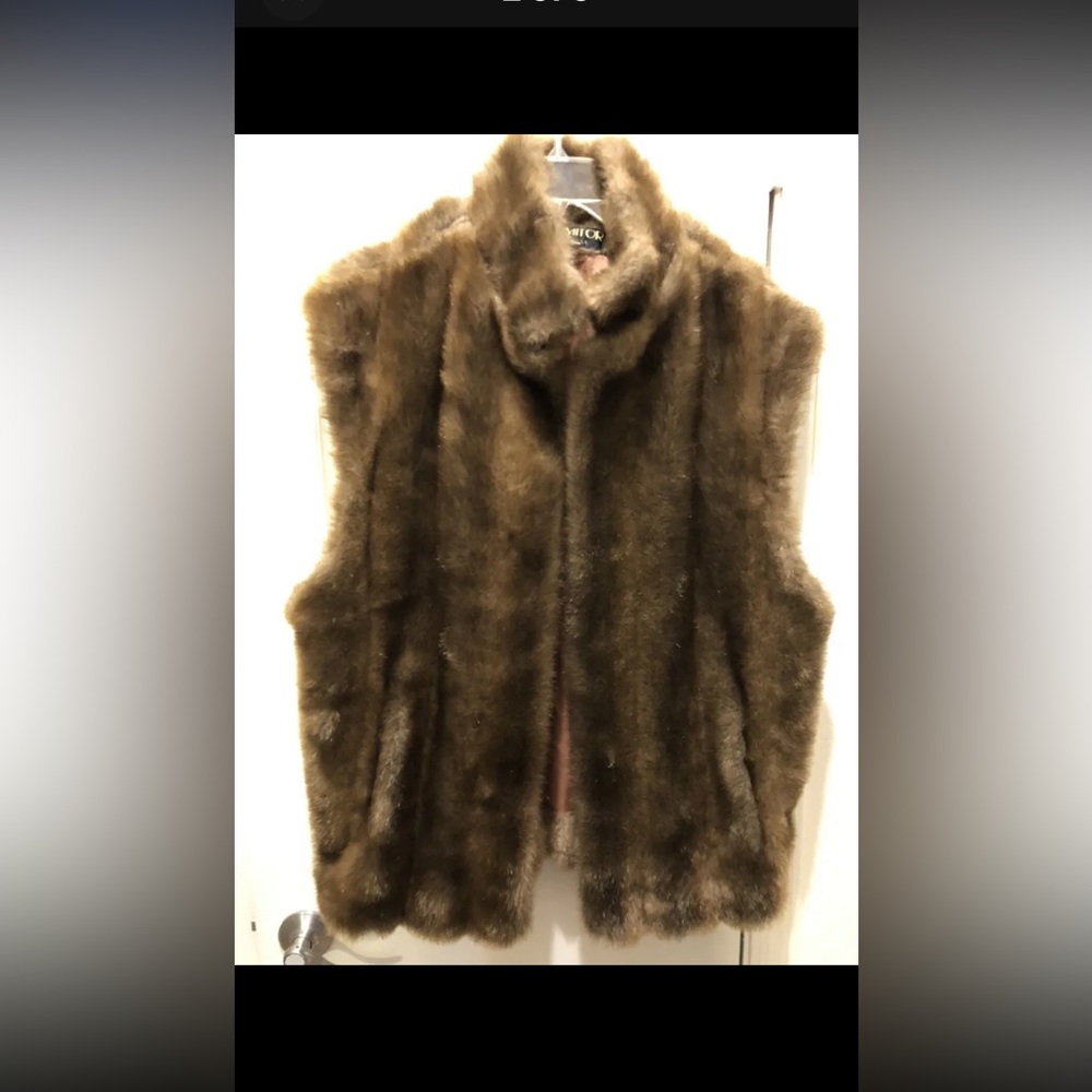 Faux fur vest size large
